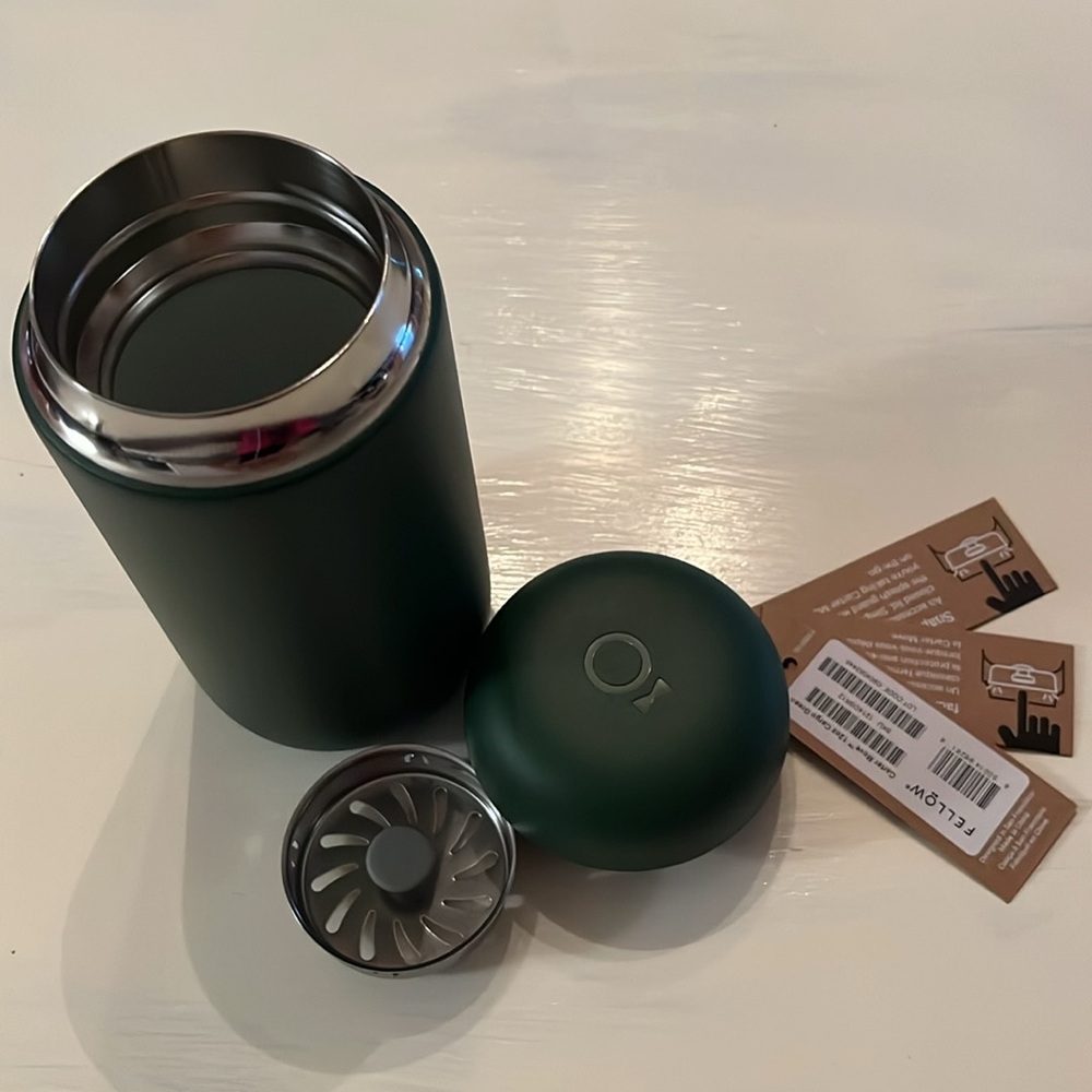 Carter Move Mug - Green 💚*Make Offer!*💚 Bonus gold 'Jot' straws New